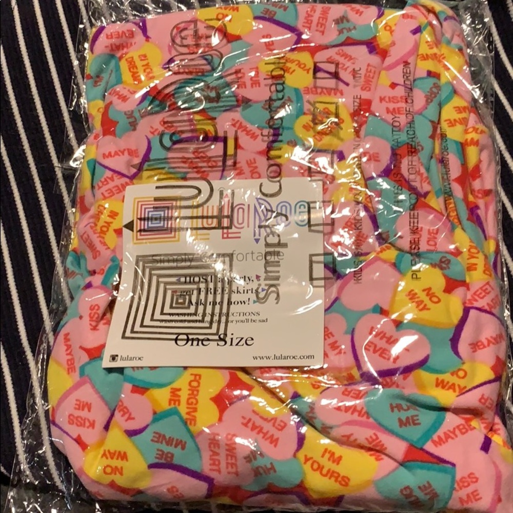 One size LulaRoe valentine Leggings